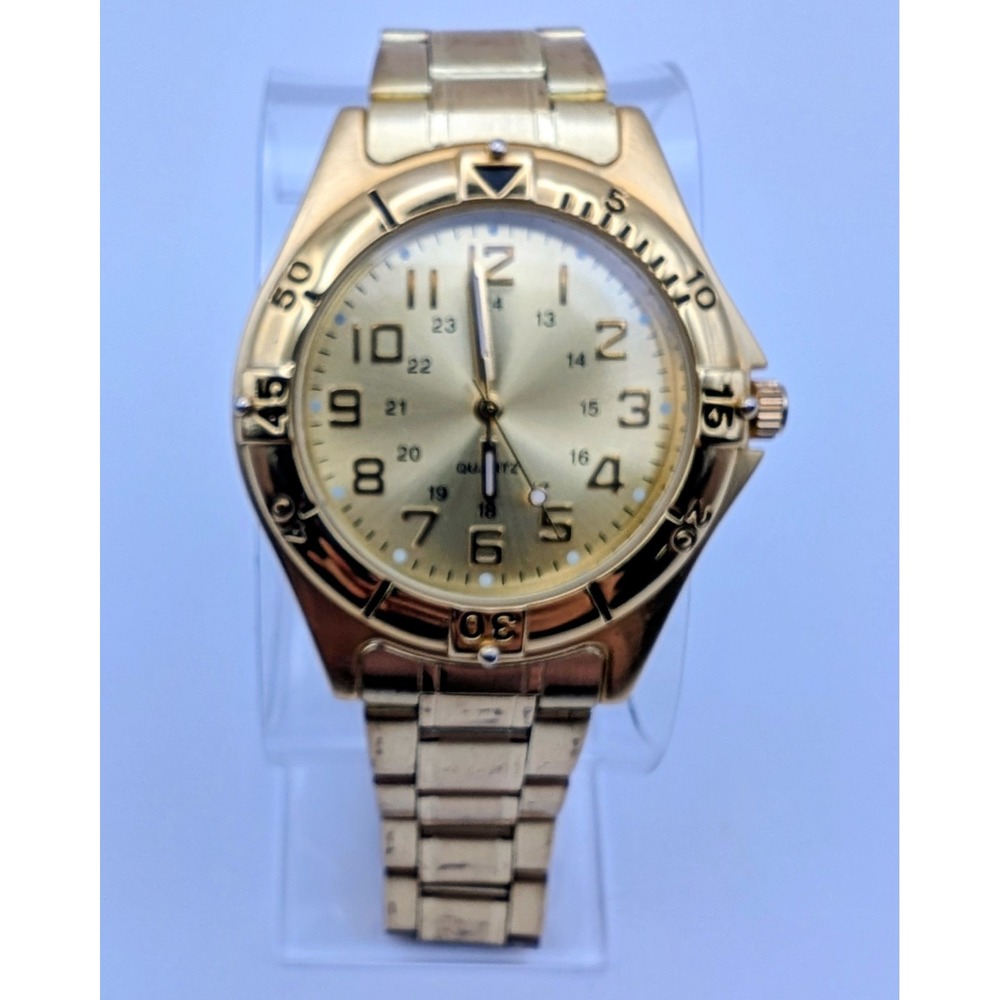 Vtg 1980's Gold Tone Men's watch New Battery